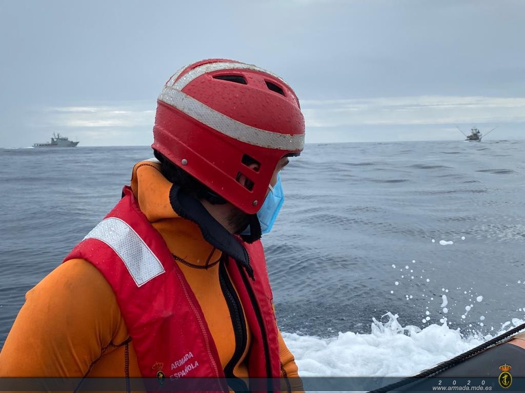 El patrullero Arnomendi participa en la campaña marítima "Costera del Bonito del norte 2020" en aguas del Atlántico.