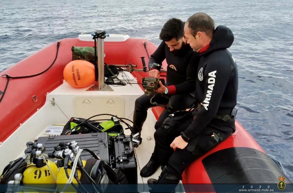 Buceadores de la Armada neutralizan un proyectil en Menorca