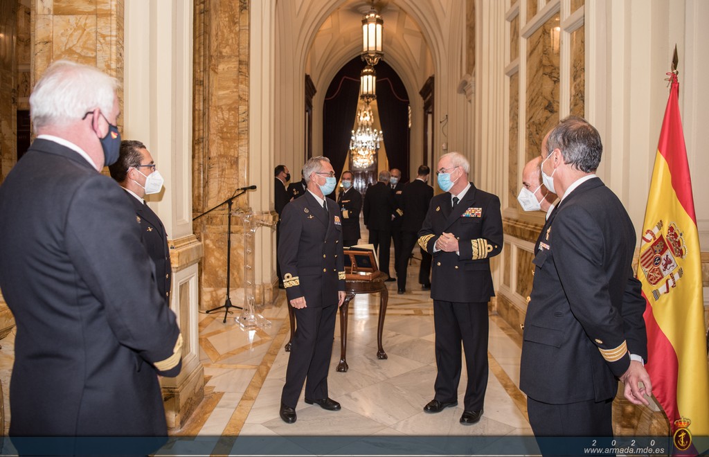 Acto de Juramento y toma de posesión del Almirante Jefe de Servicios y Asistencia Técnica en el Cuartel General de la Armada.