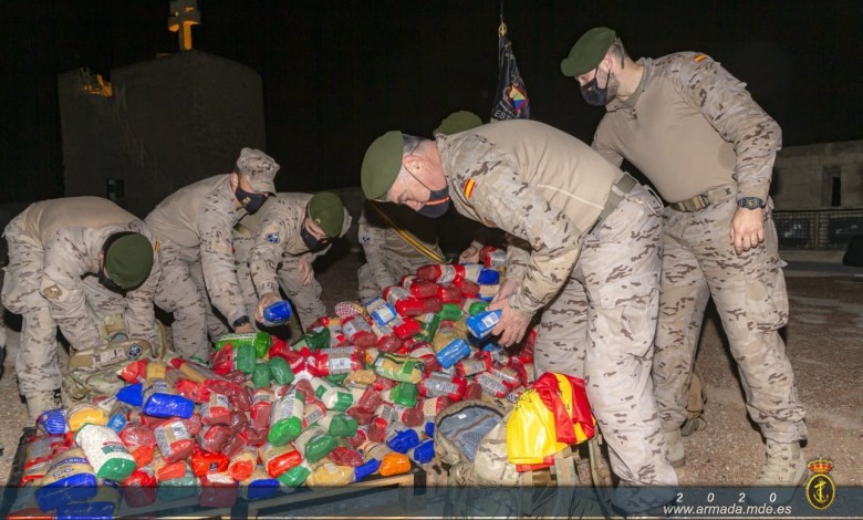 La Fuerza de Guerra Naval Especial hace entrega, de una Tonelada de alimentos a Cáritas a lo largo del Camino de la Cruz.