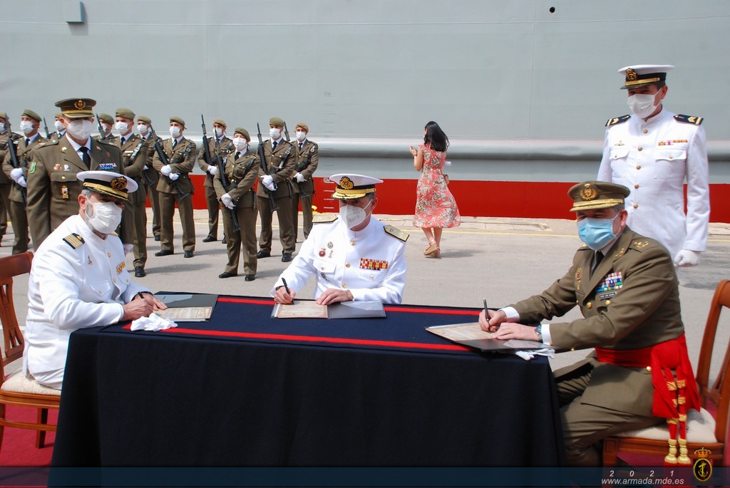 Acto de entrega a la Armada del buque de transporte logístico (BTL) del Ejército de Tierra "Ysabel" (A-06)