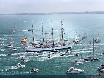 The ‘Juan Sebastián de Elcano’ returns to Cadiz after completing her 93rd training cruise around the Globe.