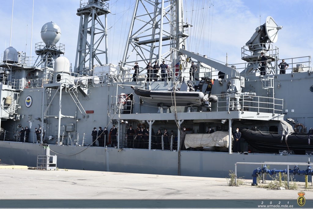 La fragata "Victoria" parte rumbo al Océano Índico para incorporarse a la Operación Atalanta.
