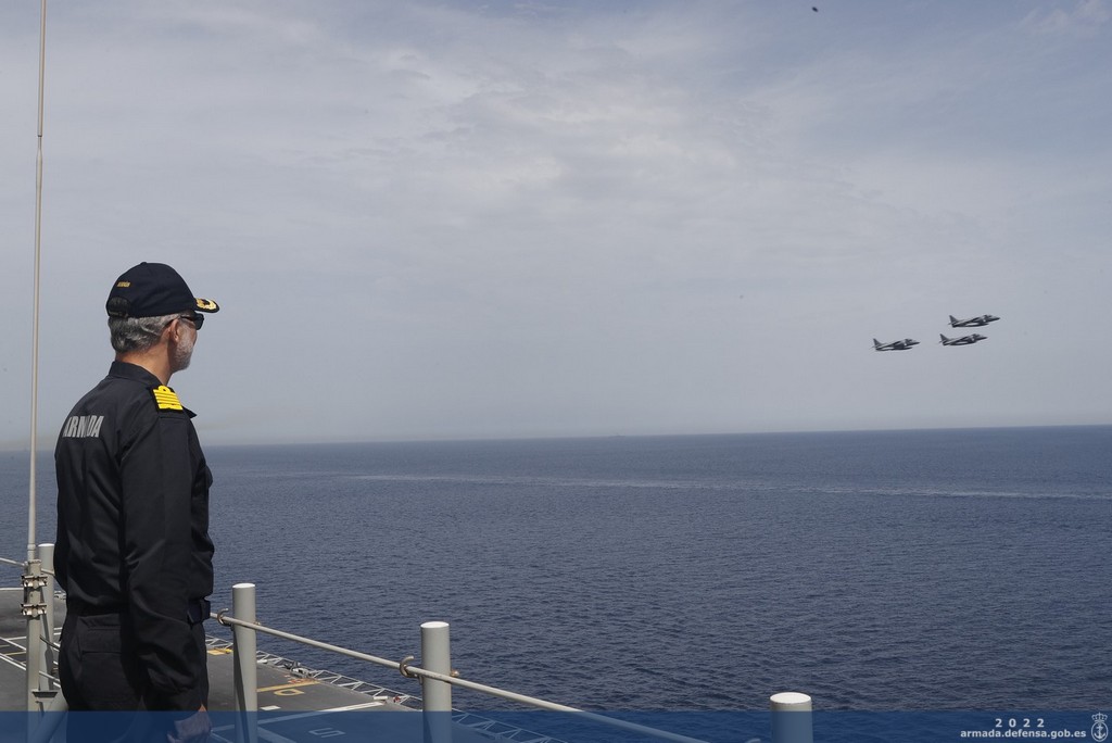 The King observing 3 low-flying ‘Harrier’ aircraft.