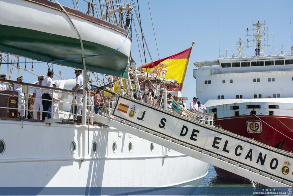 Llegada del Buque Escuela "Juan Sebastián de Elcano" a Cádiz
