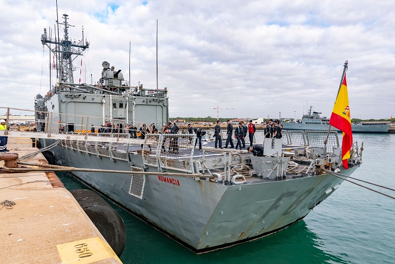 Imagen noticia:Cinco meses y medio después la fragata "Numancia" regresa a la Base Naval de Rota.