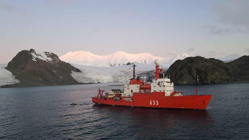 Imagen noticia:The Oceanic Research Ship ‘Hespérides’ concludes the 27th Antarctic Campaign.