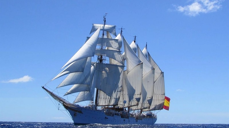 The ‘Juan Sebastián de Elcano’ (A-71).