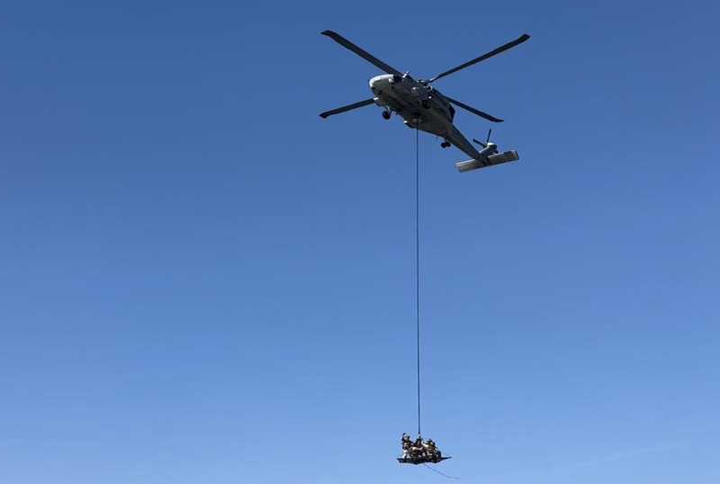 SH-60F de la Quinta Esclla. realizando pruebas con la plataforma AIRTEP