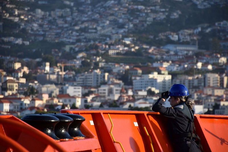 BIO "Hespérides" durante entrada del buque a Funchal (Portugal)