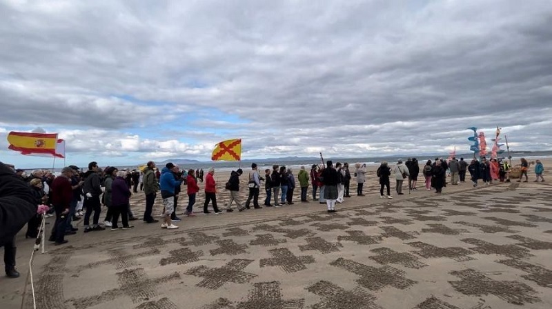 Precession on Streedagh Beach in memory of the Spanish sailors who died in 1588.