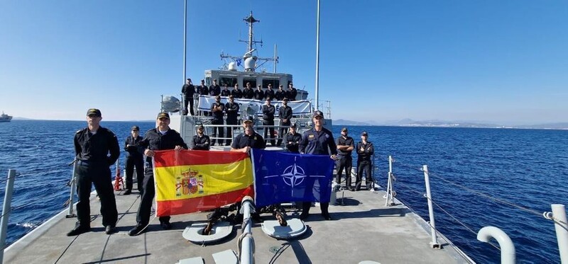 The ship’s crew (M-33) with the command group of SNMCMG-2