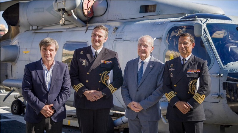 The City Mayor during his visit to frigate ‘Santa María’.