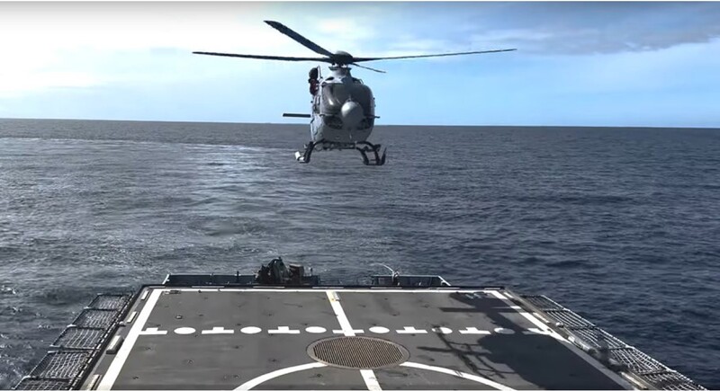 H135 ‘Nival’ approaching the flight deck of the ‘Meteoro’ (P-41)