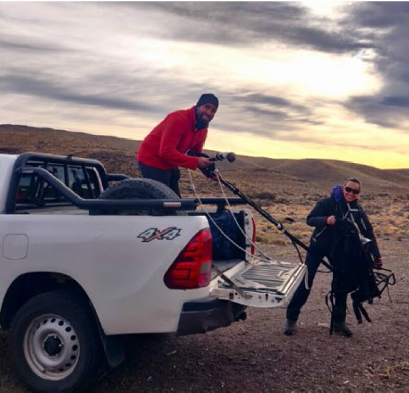 INTA and ROA personnel unloading measurement equipment in Titán