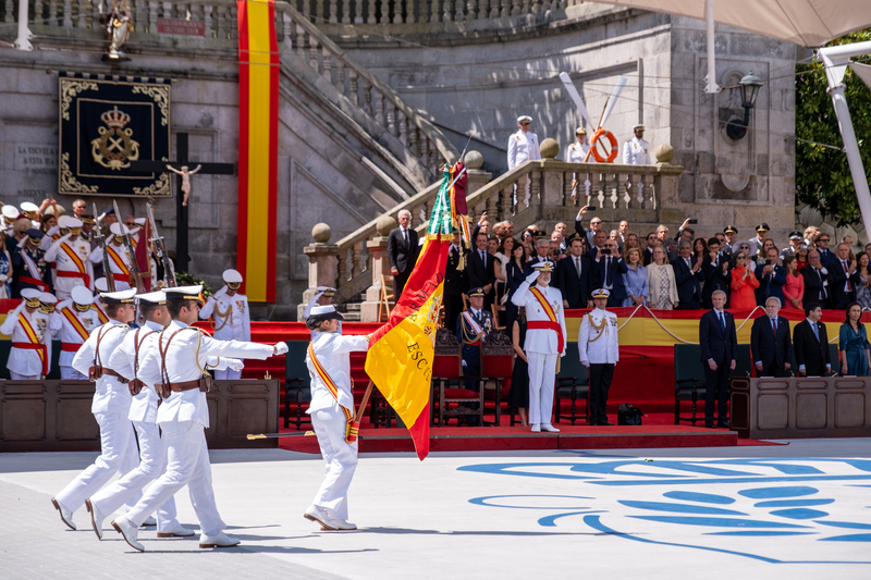 Imagen noticia:Su Majestad el Rey Felipe VI Preside la Entrega de Reales Despachos en la Escuela Naval Militar de Marín