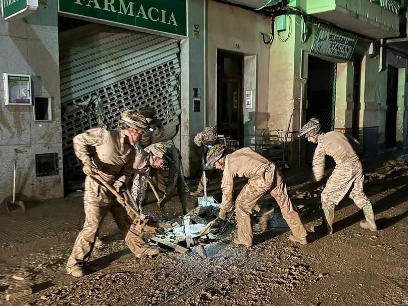 Imagen noticia:La Infantería de Marina lidera el despliegue de la Armada en apoyo a los afectados en las inundaciones de Valencia.