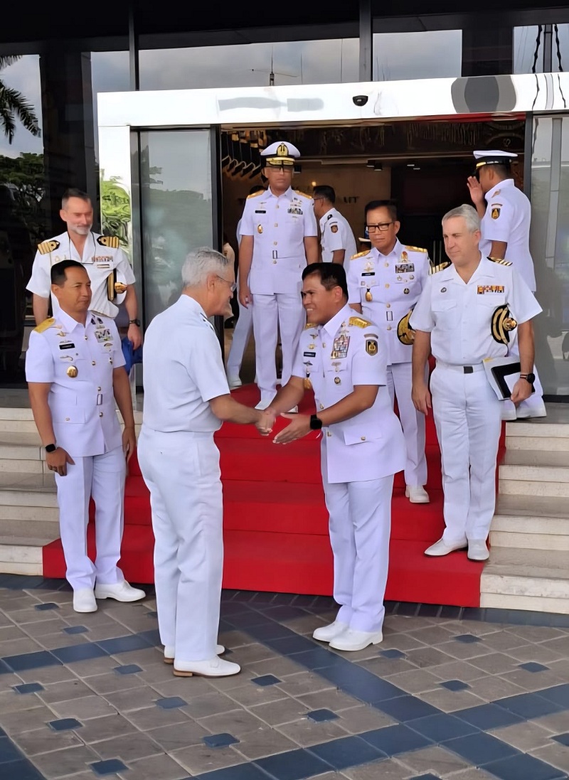 The AJEMA with his Indonesian counterpart.