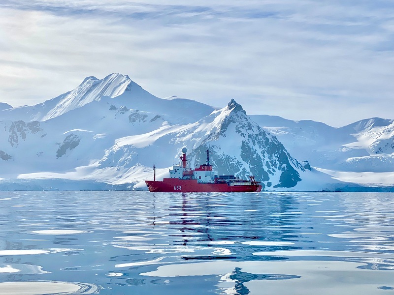 Buque de investigación oceanográfica "Hespérides" 