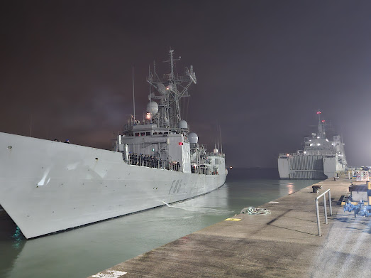 Fragata ‘Canarias’ durante su despedida