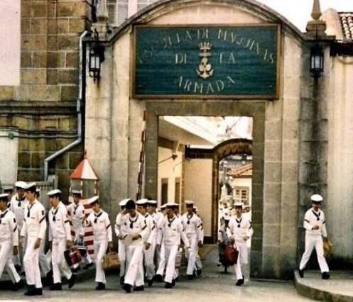 Salida de francos en la Escuela de Máquinas de la Armada (Herrerías, Cantón de Molíns-Ferrol).