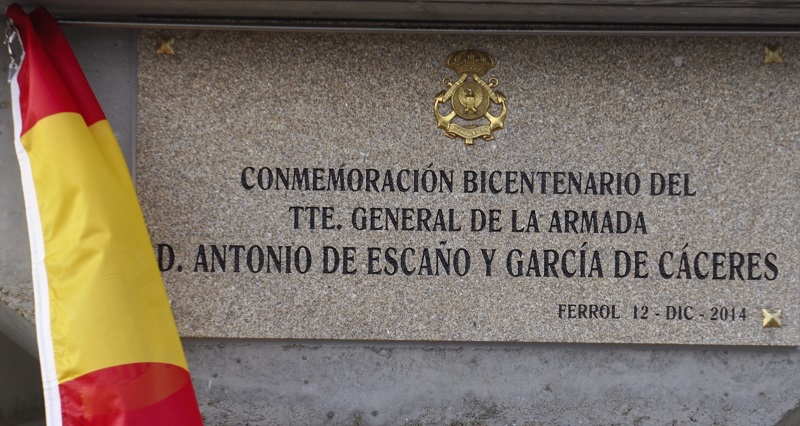 Placa situada en la entrada del Cuartel de Alumnos de la ESCAÑO, inaugurada con motivo del Bicentenario del nacimiento de D. Antonio de Escaño y García de Cáceres.