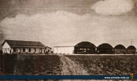 Escuela de aviación civil de Albacete. Chalet y hangares