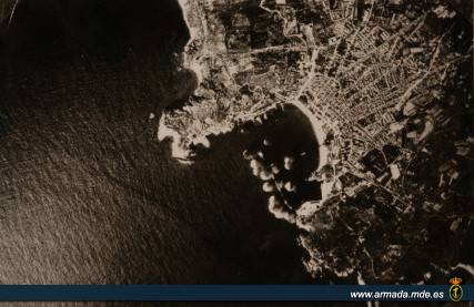 Bombardeos 1936-1939 de puertos republicanos.Vista aérea de San Feliu de Guixols